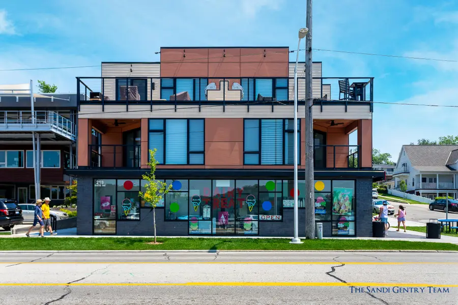 218 S Harbor Drive Unit: 202, Grand Haven, MI 49417 - #2