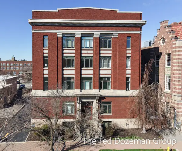 17 W 10th Street Unit: 450, Holland, MI 49423