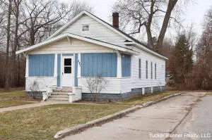 293 N 3rd Avenue, Fruitport, MI 49415