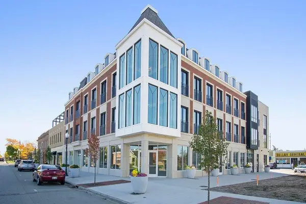 110 W Savidge Street Unit: 201, SpringLake, MI 49456