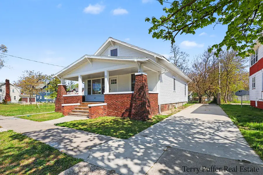72 E Grand Avenue, Muskegon, MI 49442 - #3
