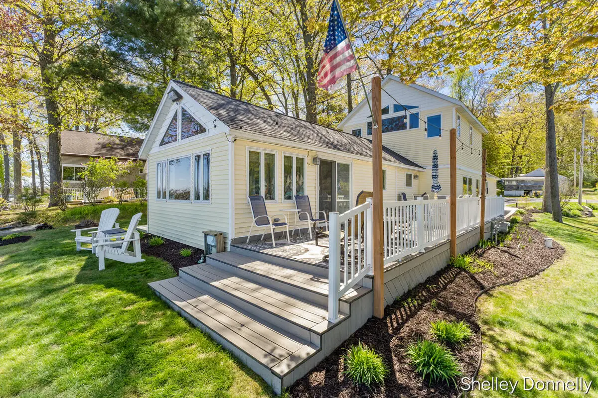 1071 E Hess Lake Drive, Grant, MI 49327 - #1