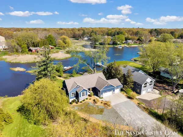 17940 Cove Street, SpringLake, MI 49456