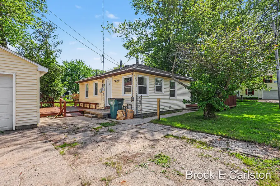 85 Lakeshore Boulevard, Norton Shores, MI 49444 - #3
