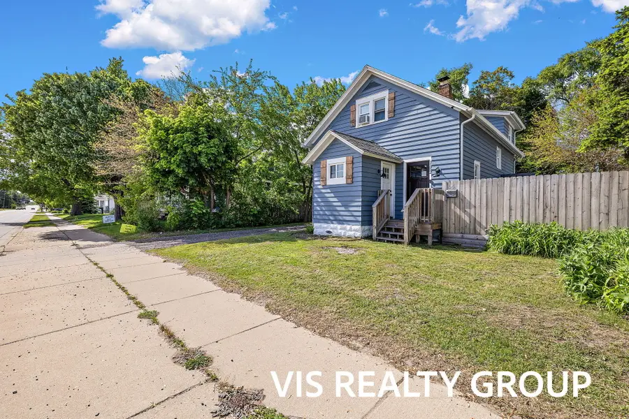1152 W Laketon Avenue, Muskegon, MI 49441 - #3