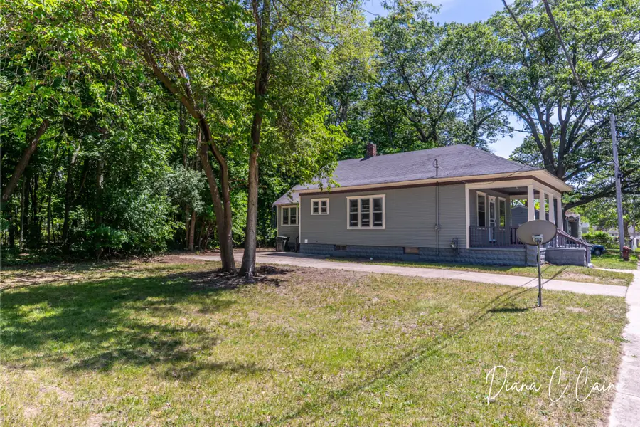 504 Mclaren Street, Muskegon, MI 49442 - #3