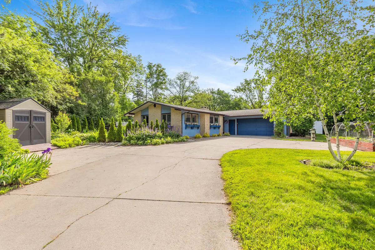 38 E Beltline Avenue SE, Grand Rapids, MI 49506 - #1
