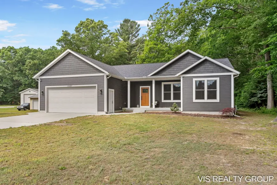 13407 152nd Avenue, Grand Haven, MI 49417 - #2