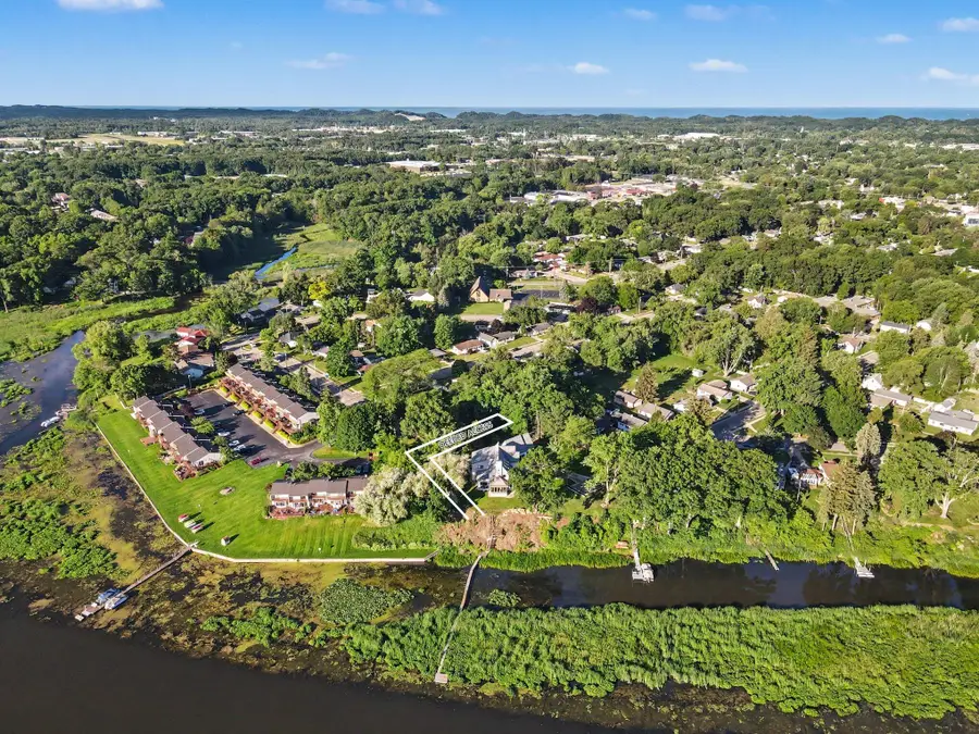 411 Gidley Circle, Grand Haven, MI 49417 - #2