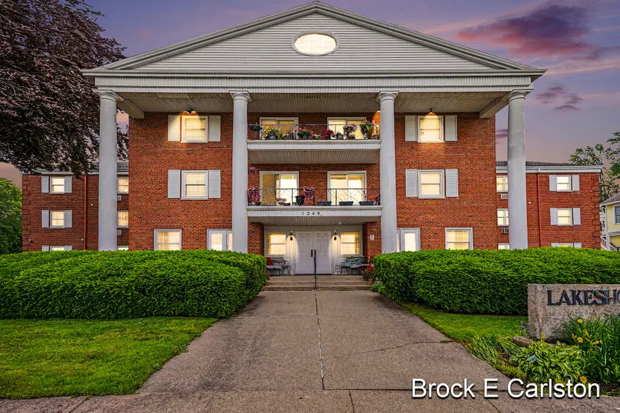 1249 Lakeshore Drive Unit: 339, Muskegon, MI 49441 - #2