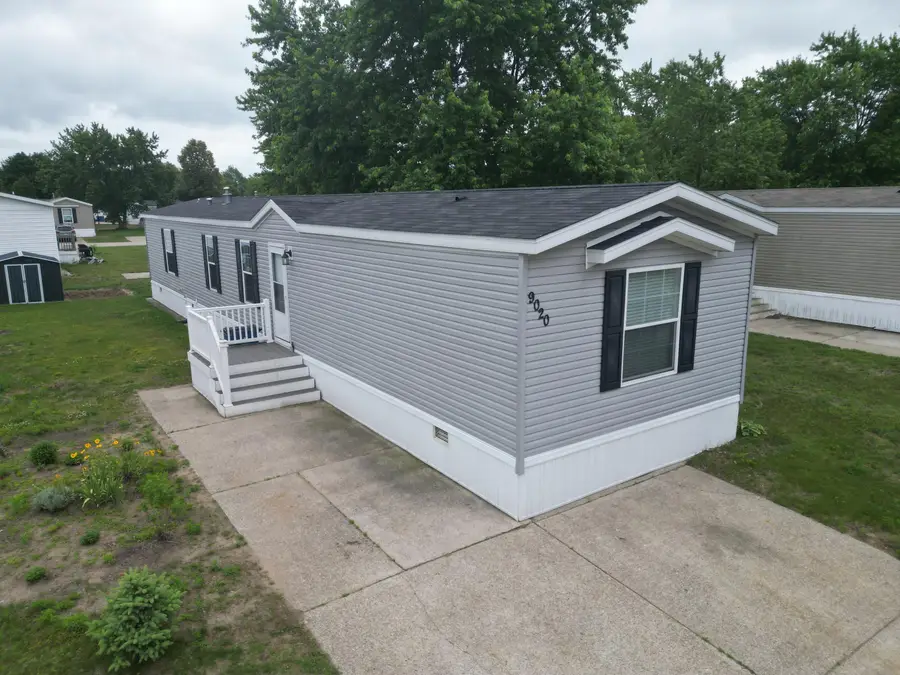 9020 4 Winds Lane W, West Olive, MI 49460 - #2