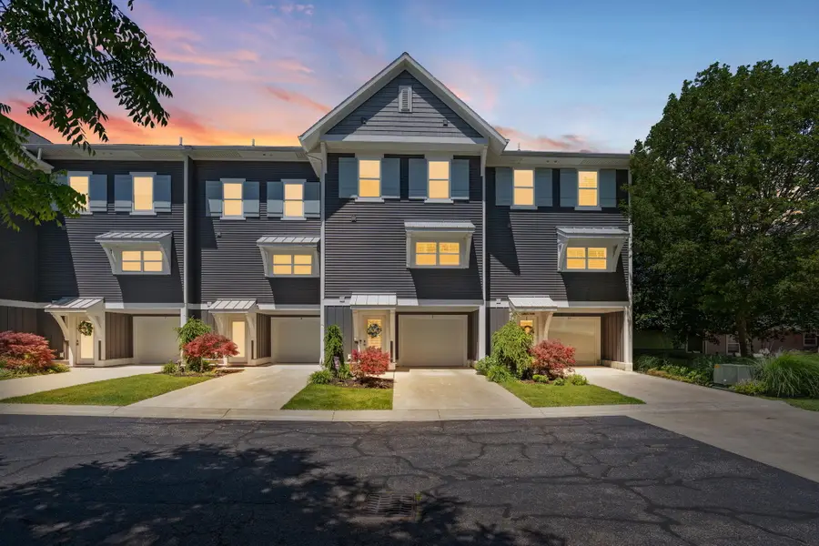 160 Keewatin Way Building: 9 Unit: D, Douglas, MI 49406 - #2