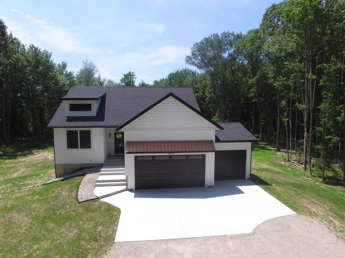 16229 148th Avenue, Spring Lake, MI 49456 - #1