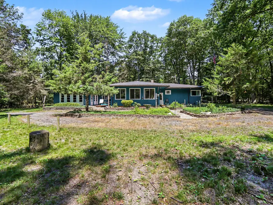 8359 W Stony Lake Road, New Era, MI 49446 - #2