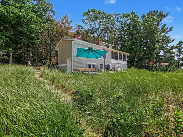 11775 S Valley Road, Montague, MI 49437