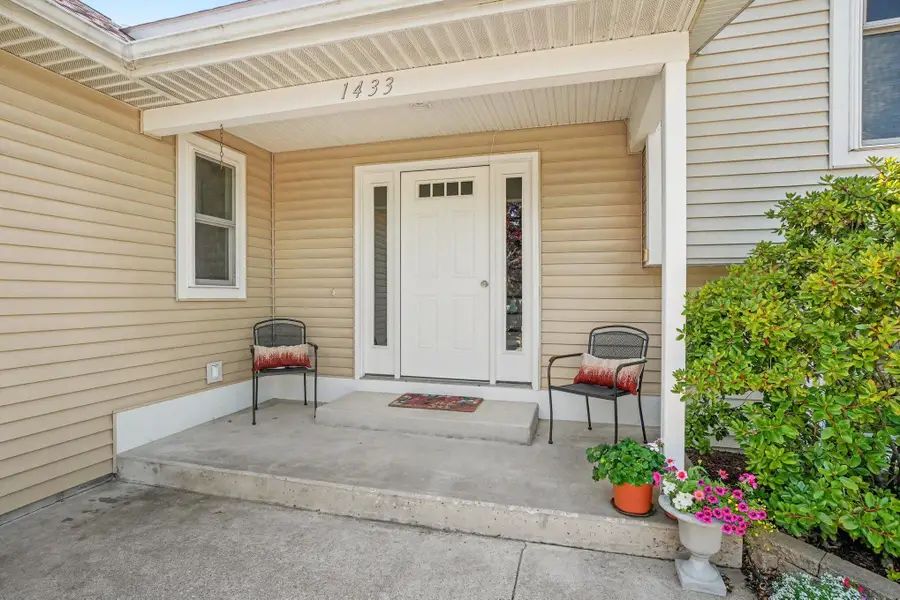 1433 Hillridge Way, Zeeland, MI 49464 - #3