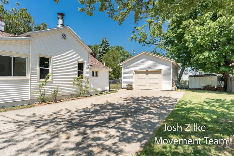 1215 Columbus Avenue, Grand Haven, MI 49417 - #3
