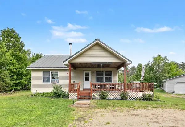 253 S Pine Tree Lane, Beulah, MI 49617