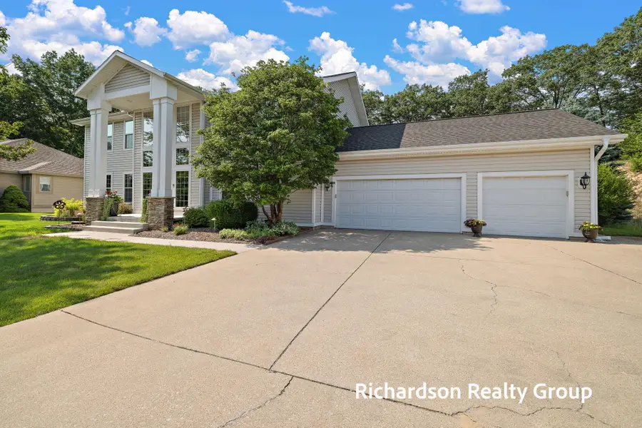 18657 Sioux Drive, Spring Lake, MI 49456 - #2