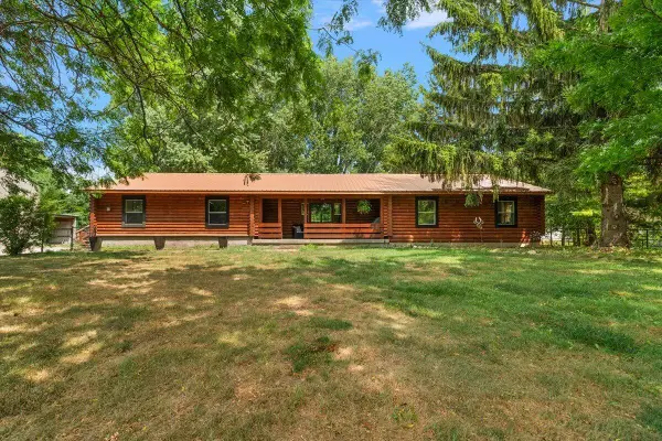 4613 34th Street, Zeeland, MI 49464