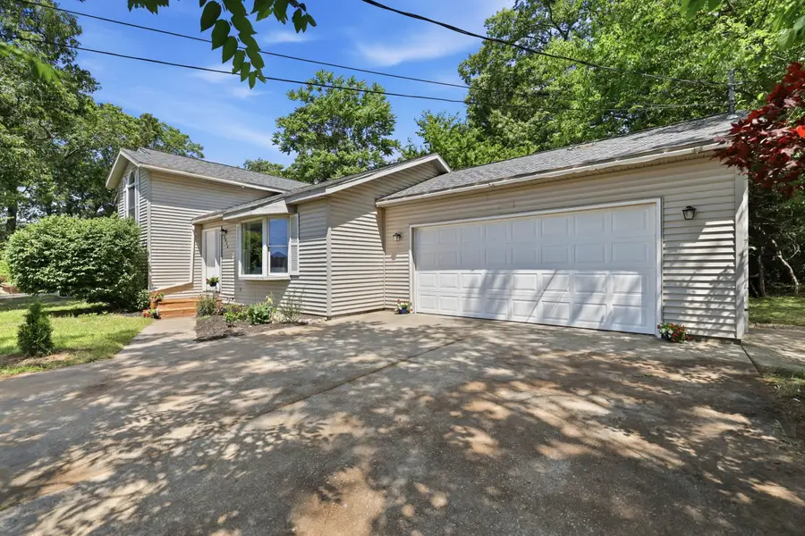 2046 N Roberts Road, Muskegon, MI 49445 - #2