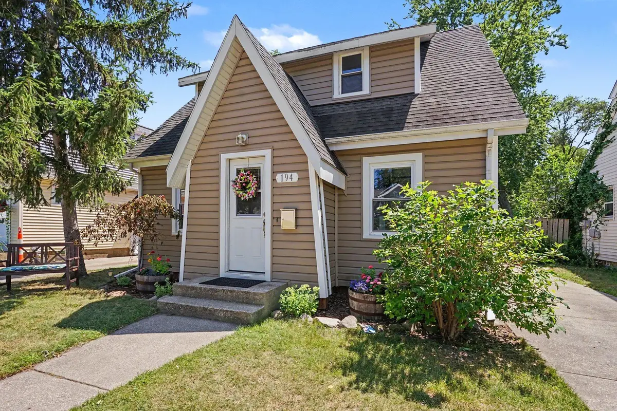 194 W 20th Street, Holland, MI 49423 - #1