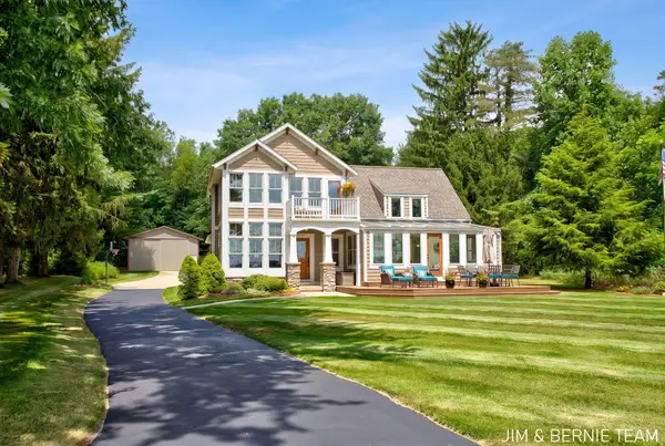 3235 Lakeview Drive, Allegan, MI 49010