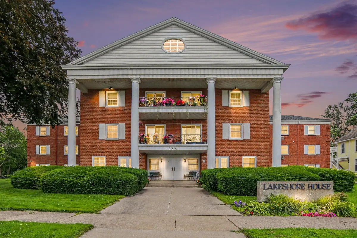 1249 Lakeshore Drive Unit: 315, Muskegon, MI 49441 - #1