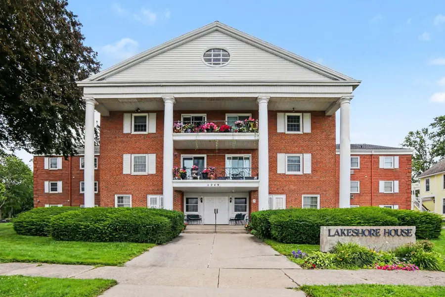 1249 Lakeshore Drive Unit: 315, Muskegon, MI 49441 - #2