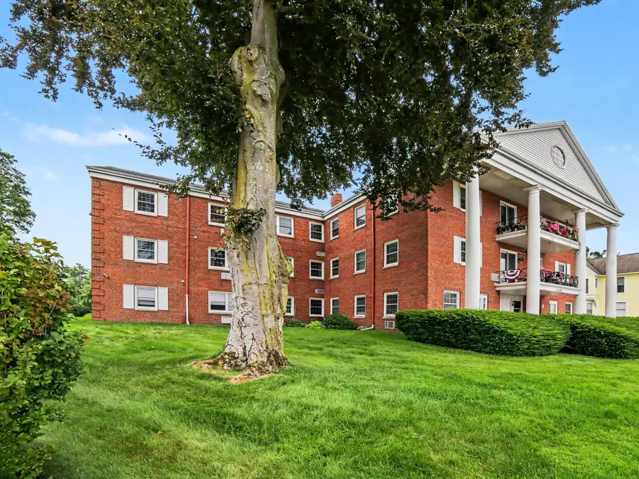 1249 Lakeshore Drive Unit: 315, Muskegon, MI 49441 - #3