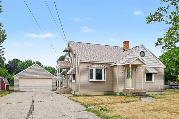7749 Henry Avenue, Jenison, MI 49428