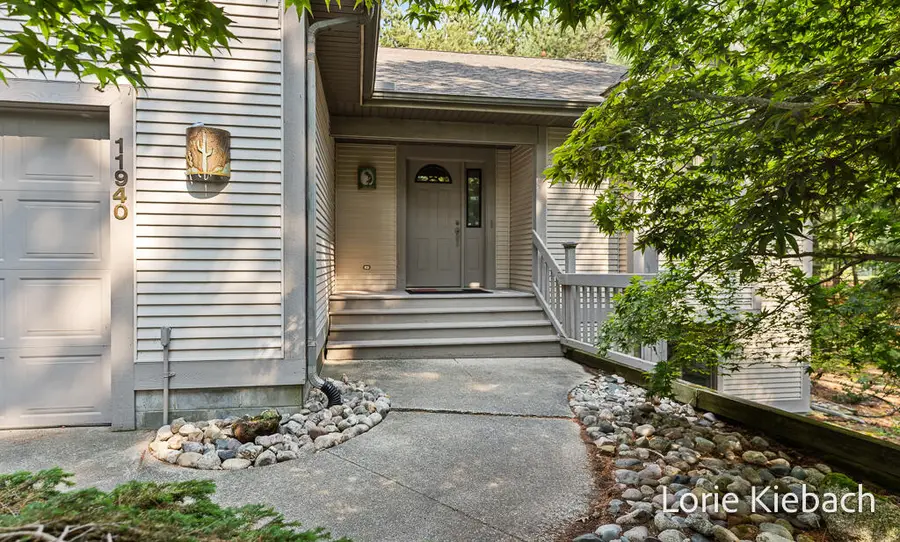 11940 Lakeshore Avenue, Grand Haven, MI 49417 - #2