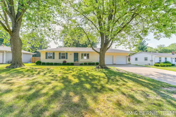 7026 Southwood Drive, Jenison, MI 49428