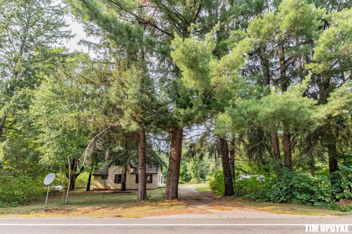 5924 E Sternberg Road, Fruitport, MI 49415 - #1