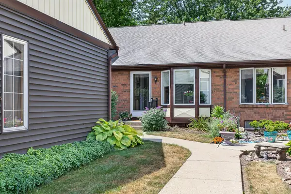 2277 Radcliff Circle SE, GrandRapids, MI 49546
