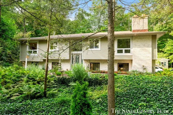 17445 W Spring Lake Road, SpringLake, MI 49456