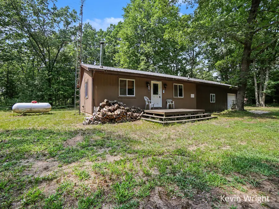 4415 E Arthur Road, Hesperia, MI 49421 - #2