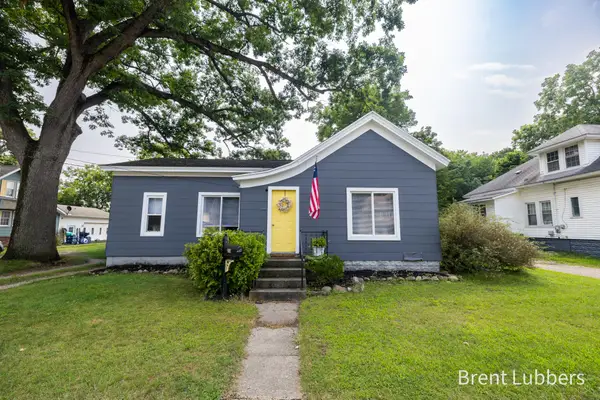216 E Delaware Street, Decatur, MI 49045