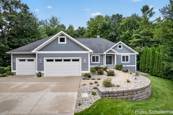 6335 Silverton Drive, NortonShores, MI 49444