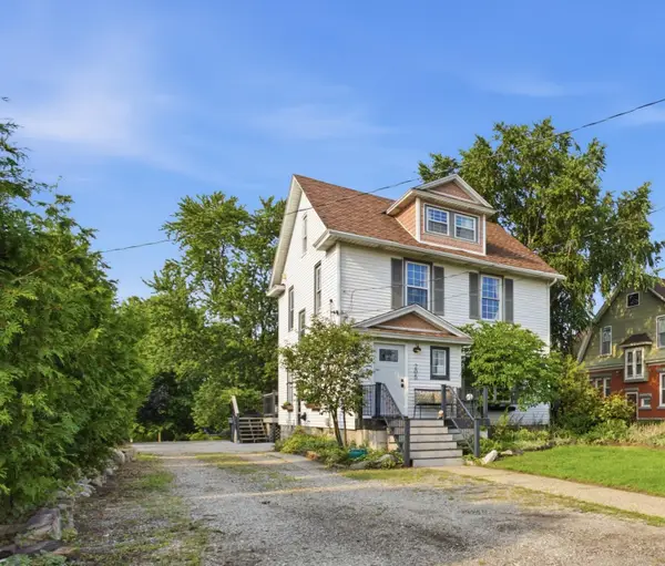 205 E Savidge Street, SpringLake, MI 49456