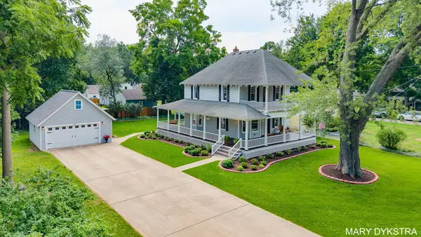 1718 Summit Street, Holland, MI 49423