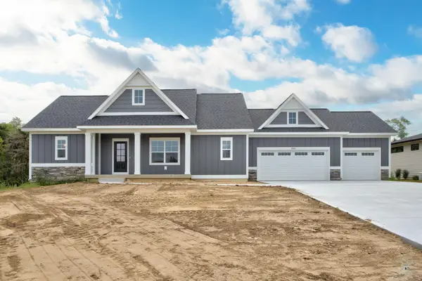 2975 Colfax Street, Fennville, MI 49408