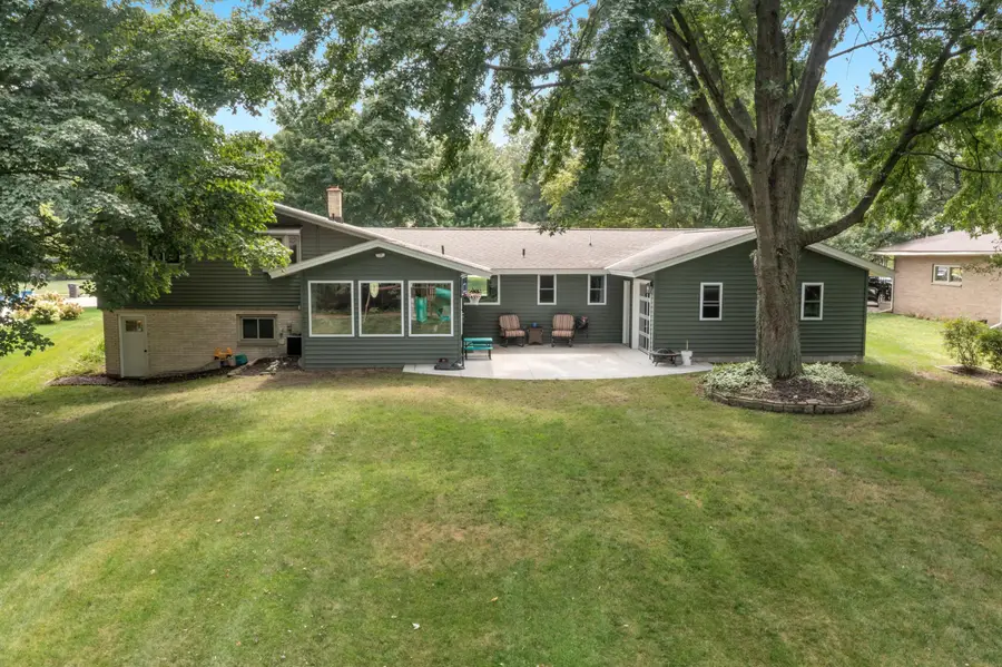 819 E Plainfield Court, Zeeland, MI 49464 - #3