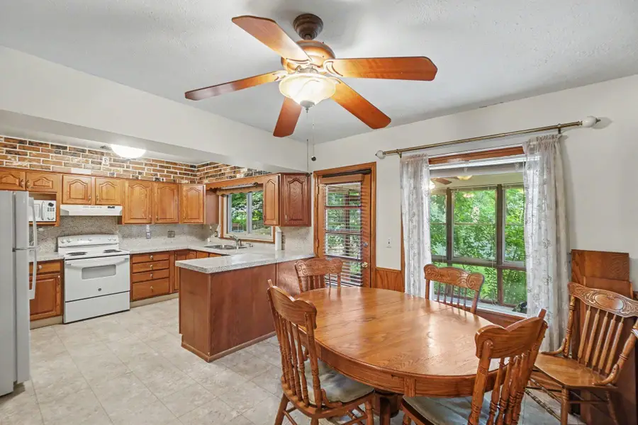 1220 SE Sylvan Avenue SE, Grand Rapids, MI 49506 - #3