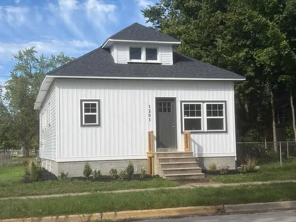 1201 Slayton Avenue, GrandHaven, MI 49417