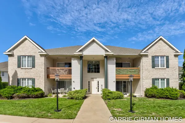 12233 S Crystal Waters Drive Unit: 2, Holland, MI 49424