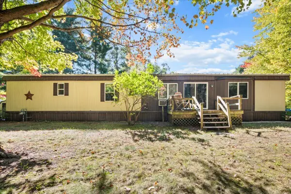 7650 E Lake Drive, Newaygo, MI 49337