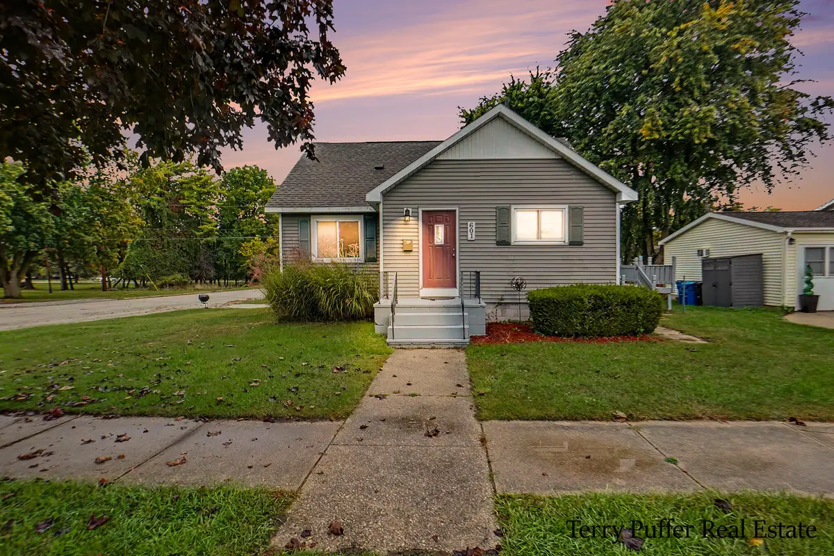 601 W 2nd Street, Ludington, MI 49431 - #1