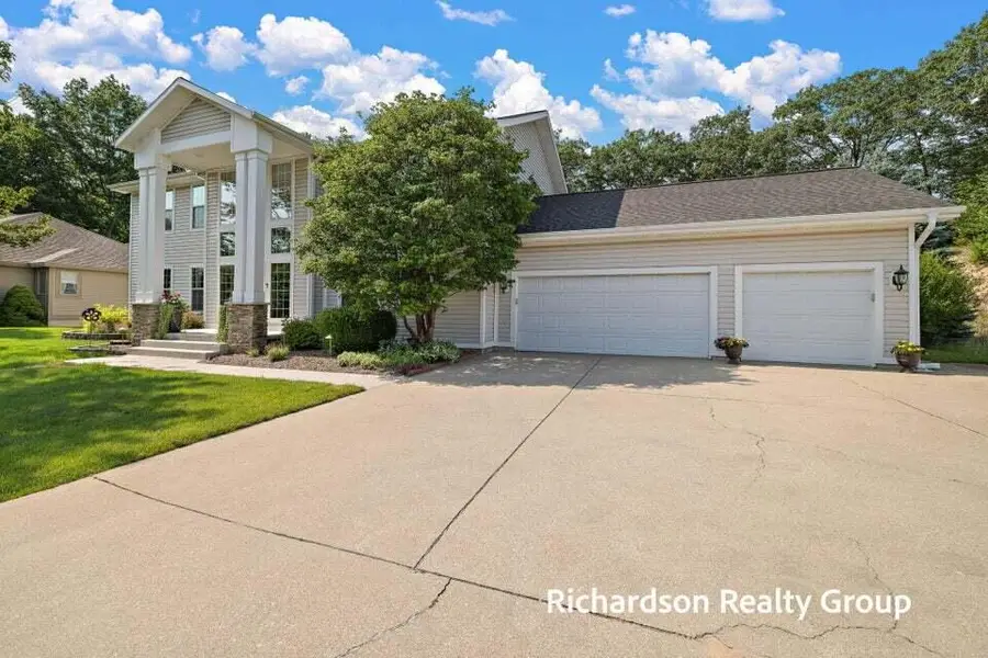 18657 Sioux Drive, Spring Lake, MI 49456 - #2