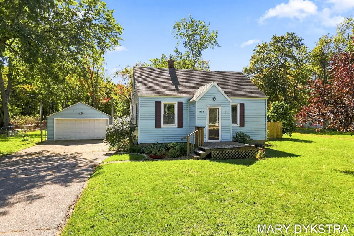 1426 W Lakewood Boulevard, Holland, MI 49424 - #1